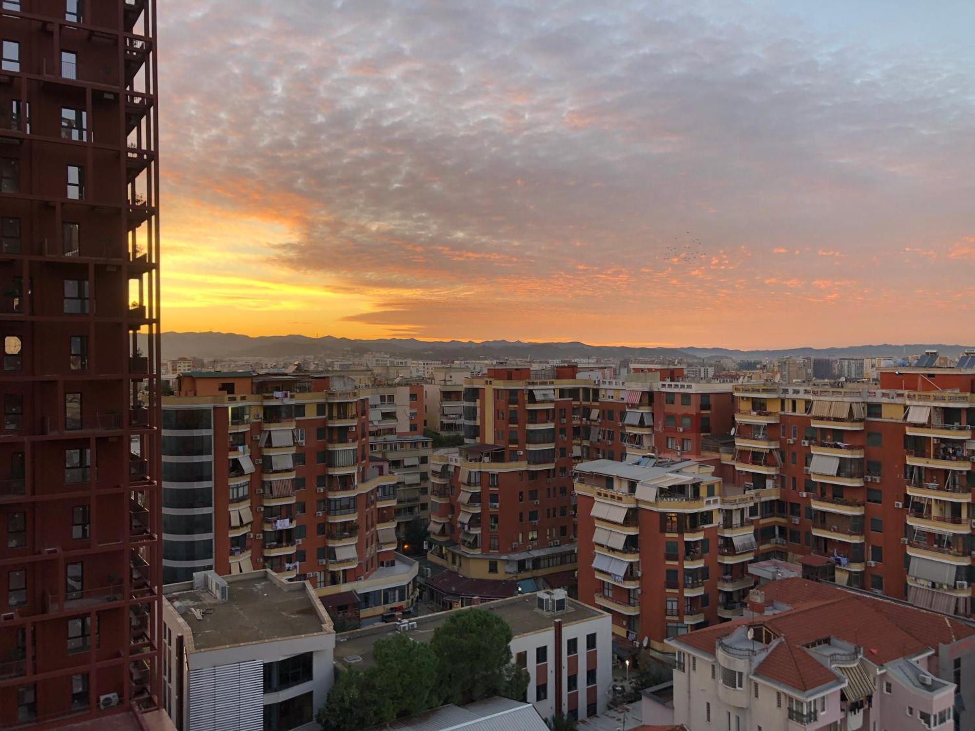 Garden Building Luxury Apartment Tirana Exterior foto